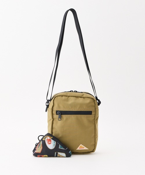 KELTY(ケルティ)の「総柄ポーチ付/限定モデル【KELTY】LIMITED VERTICAL SHOULDER(ショルダーバッグ・レディース・タン/ブラック/オリーブ・ONE SIZE)」の2枚目の写真
