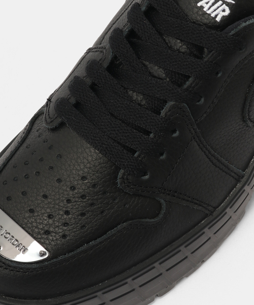 JORDAN BRAND(ジョーダンブランド)の「JORDAN BRAND W AIR JORDAN 1 BROOKLYN LOW HF3184-001(スニーカー・レディース・ブラック・23cm/23.5cm/24cm/24.5cm/25cm/22.5cm)」の6枚目の写真
