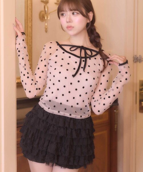 Belle Charme(ベルシャルム)の「【Belle Charme】Dot Sheer Tops(Tシャツ/カットソー・レディース・ベージュ/ブラック・FREE)」の2枚目の写真