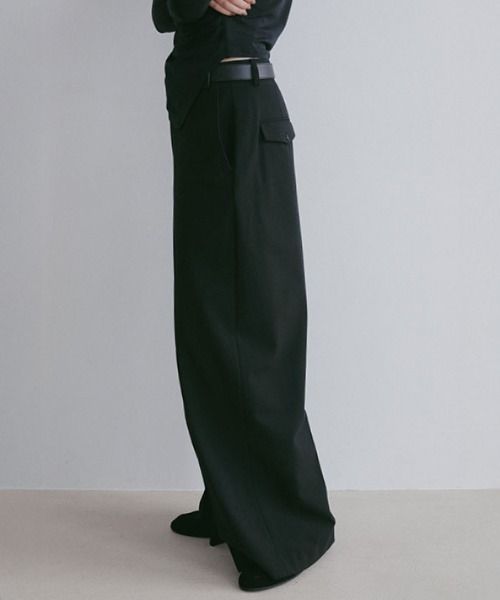 ETRE TOKYO(エトレトウキョウ)の「センタークリースクリーンパンツ(その他パンツ・レディース・ブラック/グレー・M/S)」の15枚目の写真