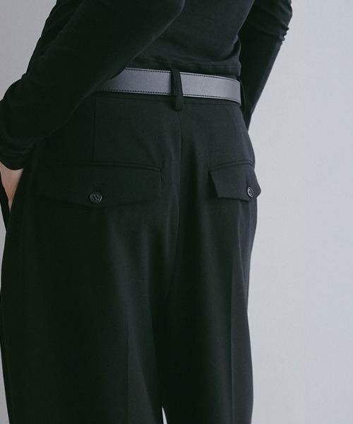 ETRE TOKYO(エトレトウキョウ)の「センタークリースクリーンパンツ(その他パンツ・レディース・ブラック/グレー・M/S)」の17枚目の写真