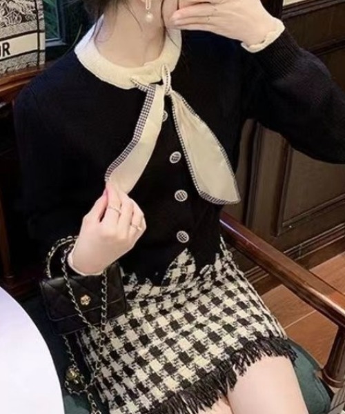 deux amour(ドゥーザムール)の「バイカラー配色タイ付きニットカーデ(カーディガン/ボレロ・レディース・ホワイト/ブラック・FREE)」の3枚目の写真