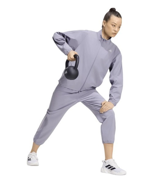 adidas(アディダス)の「アディダス adidas トレーニング エッセンシャルズ プラス ルーズフィット ストレッチ ウーブン ジャケット(ジャージ・レディース・パープル・M/L)」の3枚目の写真
