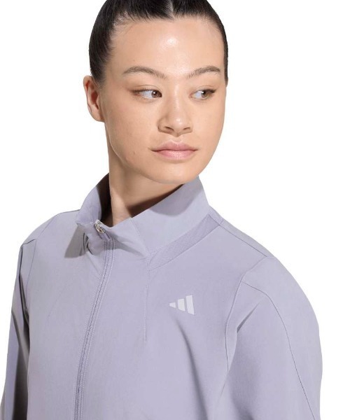 adidas(アディダス)の「アディダス adidas トレーニング エッセンシャルズ プラス ルーズフィット ストレッチ ウーブン ジャケット(ジャージ・レディース・パープル・M/L)」の4枚目の写真