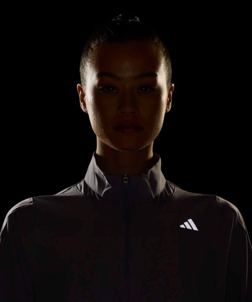 adidas(アディダス)の「アディダス adidas トレーニング エッセンシャルズ プラス ルーズフィット ストレッチ ウーブン ジャケット(ジャージ・レディース・パープル・M/L)」の6枚目の写真