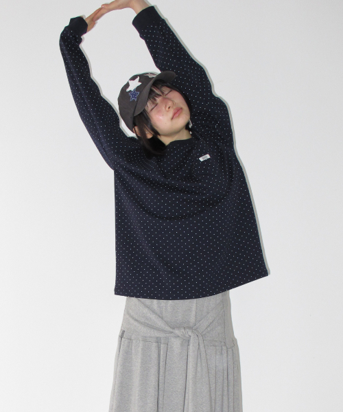 RONRON(ロンロン)の「DOT HEART POCKET OVER FIT LONG SLEEVE NAVY(Tシャツ/カットソー・レディース・その他・FREE)」の2枚目の写真
