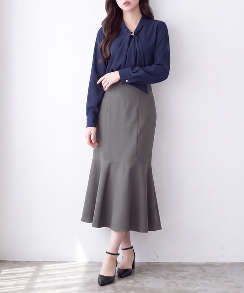 ASTORIA ODIER（アストリアオディール）の「ペプラムロングスカート(機能性素材/フレア/お仕事/休日)（スカート・レディース・ブラック/ネイビー/チャコールグレー/ブラウン・LARGE/MEDIUM/SMALL）」の2枚目の写真