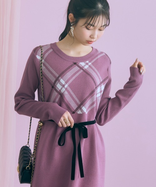 marun(マルン)の「<大きいサイズ>アーガイルニットチュニックワンピース marun(ワンピース・レディース・ピンク系/ブラック・5L/4L/3L/LL/L)」の5枚目の写真