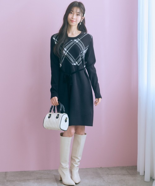 marun(マルン)の「<大きいサイズ>アーガイルニットチュニックワンピース marun(ワンピース・レディース・ピンク系/ブラック・5L/4L/3L/LL/L)」の8枚目の写真