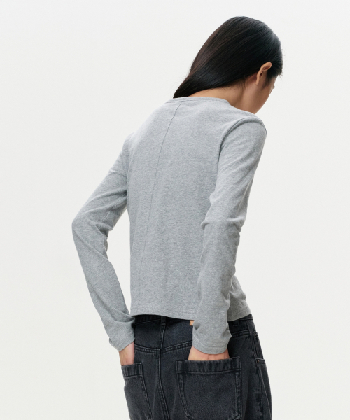 ERA(エラ)の「WOMEN ERA ヴィンテージコットン ロングスリーブT - グレー(Tシャツ/カットソー・レディース・その他・SMALL/MEDIUM)」の4枚目の写真