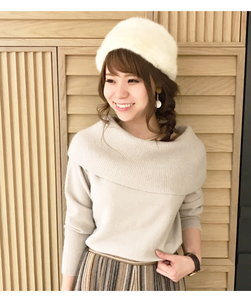 mysty woman（ミスティウーマン）の「ストレッチ太巾オフショルダー（ニット/セーター・レディース・ブラック/ライトベージュ/ピンク系その他/トップグレー/アイボリー/ネイビー・FREE）」の4枚目の写真