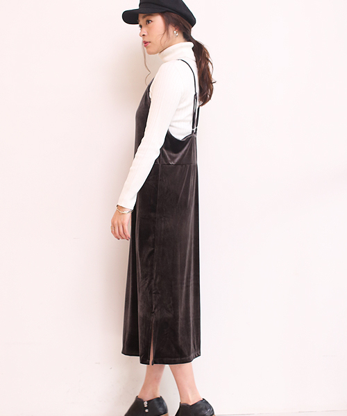 Bou Jeloud(ブージュルード)の「ベロアキャミソールワンピース(ワンピース・レディース・ダークグレー/カーキ・FREE)」の16枚目の写真