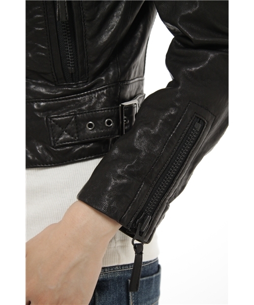 GRACE CONTINENTAL（グレースコンチネンタル）の「ショートライダース（ライダースジャケット・レディース・ベージュ/グレー/ブラック・36/38）」の8枚目の写真