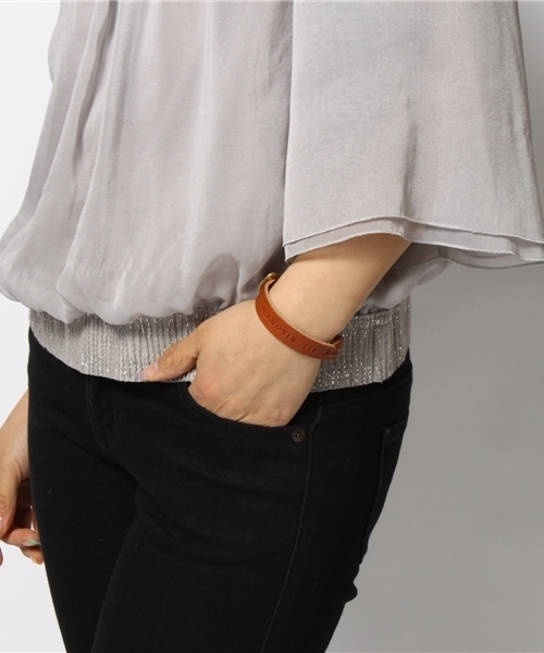 IL BISONTE（イルビゾンテ）の「IL BISONTE / ORIGINAL LEATHER / BRACELET（ブレスレット・レディース・ブラック/ダークブラウン/グレー/ネイビー/オリーブ/レッド/ナチュラル/ライトブラウン/グリーン/オレンジ/レンガ・2/1）」の14枚目の写真