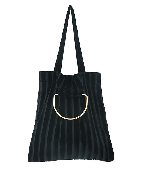 Luz Llena（ラズレナ）の「リング付きプリーツベロアトートバッグ（トートバッグ・レディース・ブラック/アイボリー/ワインレッド・ﾌﾘ-）」の16枚目の写真