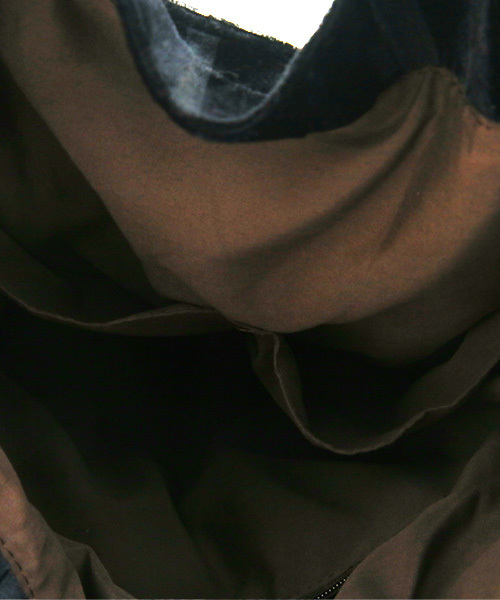 Luz Llena（ラズレナ）の「リング付きプリーツベロアトートバッグ（トートバッグ・レディース・ブラック/アイボリー/ワインレッド・ﾌﾘ-）」の13枚目の写真