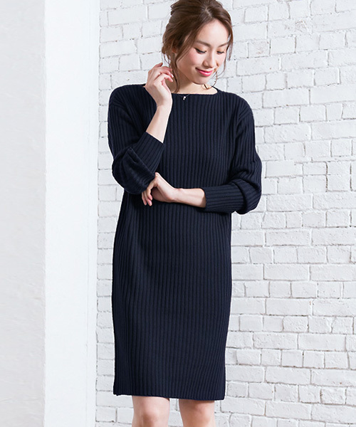 Pierrot(ピエロ)の「ボートネック リブ編み ニットワンピース(ワンピース・レディース・ブラック/グレイッシュベージュ/キャメル/杢グレー/アイボリー/ブラウン/ネイビー・M/L)」の6枚目の写真