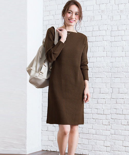 Pierrot(ピエロ)の「ボートネック リブ編み ニットワンピース(ワンピース・レディース・ブラック/グレイッシュベージュ/キャメル/杢グレー/アイボリー/ブラウン/ネイビー・M/L)」の1枚目の写真