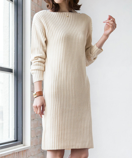 Pierrot(ピエロ)の「ボートネック リブ編み ニットワンピース(ワンピース・レディース・ブラック/グレイッシュベージュ/キャメル/杢グレー/アイボリー/ブラウン/ネイビー・M/L)」の22枚目の写真