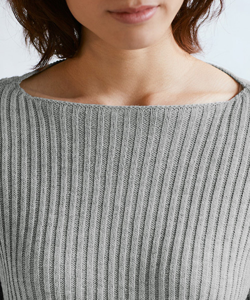 Pierrot(ピエロ)の「ボートネック リブ編み ニットワンピース(ワンピース・レディース・ブラック/グレイッシュベージュ/キャメル/杢グレー/アイボリー/ブラウン/ネイビー・M/L)」の19枚目の写真