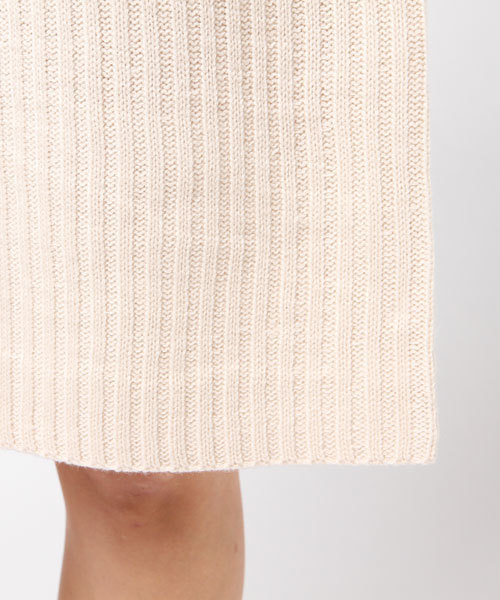 Pierrot(ピエロ)の「ボートネック リブ編み ニットワンピース(ワンピース・レディース・ブラック/グレイッシュベージュ/キャメル/杢グレー/アイボリー/ブラウン/ネイビー・M/L)」の12枚目の写真