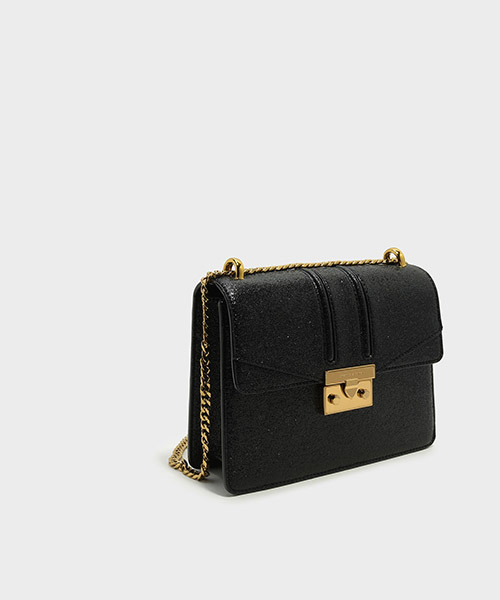 CHARLES & KEITH（チャールズ & キース）の「プッシュロックショルダーバッグ/PUSH-LOCK SHOULDER BAG（ショルダーバッグ・レディース・ブラック/バーガンディー/ゴールド系その他・S）」の5枚目の写真