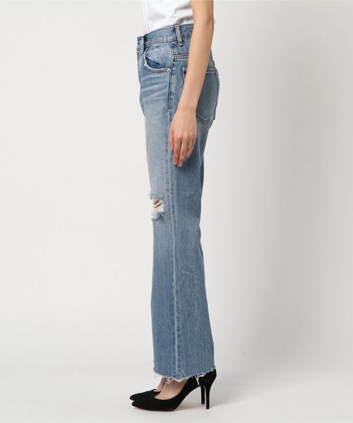 MOUSSY(マウジー)の「HW CUT OFF FLARE(デニムパンツ・レディース・ライトブルー・26inch/27inch/25inch/24inch/23inch)」の3枚目の写真