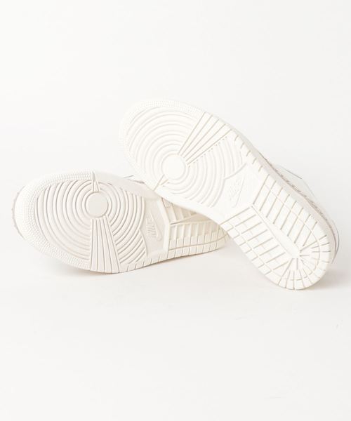 NIKE（ナイキ）の「NIKE スニーカー ”AIR JORDAN 1 RETRO LOW NS”（スニーカー・レディース・ベージュ/ホワイト/グリーン・24.5/23.5/24/23/25）」の4枚目の写真