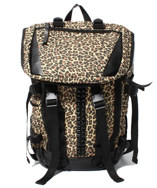 レオパード トゲトゲ スタッズ リュック MIDWEST（ミッドウエスト）の「MEMENTISM レオパード×センタースタッズ