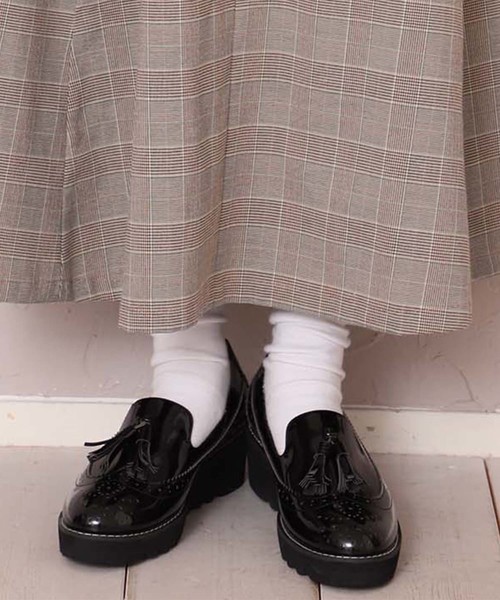 one after another NICE CLAUP(ワンアフターアナザーナイスクラップ)の「ウイングチップ厚底シューズ(ローファー・レディース・ブラック/ベージュ/ボルドー・SMALL/MEDIUM/LARGE)」の2枚目の写真