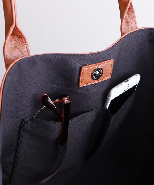 EMMA CLOTHES（エマクローズ）の「シンセティックレザートートバッグ（トートバッグ・メンズ・ブラック/ダークブラウン/ネイビー/ライトブラウン・FREE）」の7枚目の写真