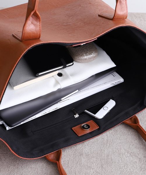 EMMA CLOTHES（エマクローズ）の「シンセティックレザートートバッグ（トートバッグ・メンズ・ブラック/ダークブラウン/ネイビー/ライトブラウン・FREE）」の6枚目の写真