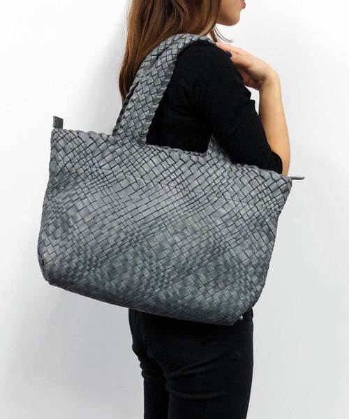 Lazy Susan レイジースーザン の バッグ ファスナーメッシュ ショルダーバッグ Wear