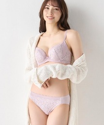 AMOSTYLE BY TRIUMPH（アモスタイルバイトリンプ）の「デイジーレース きゅっと寄せ ブラ&ショーツセット【B","C","Dカップ】AMST1150 WHU3 + Hikini JX（ブラ&ショーツ）」