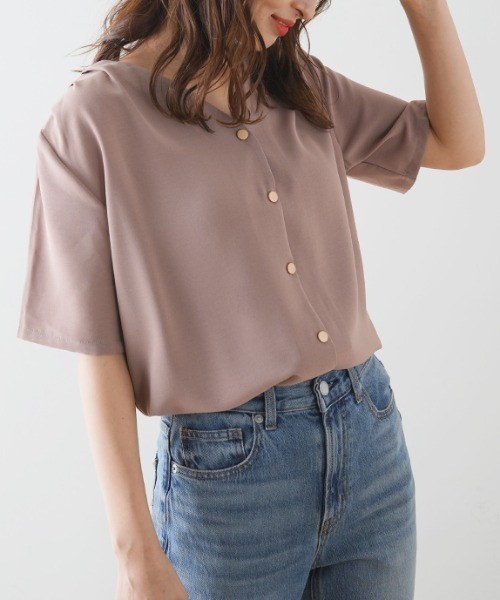 Futier land(フューティアランド)の「ショルダータックVネックノーカラーブラウス(シャツ/ブラウス・レディース・ホワイト/ブラック/モカ/ミント/ブラック系その他/ブルー系その他/ブラック系その他2/ブラウン系その他2/グリーン系その他2/アイボリー/ブルーグレー/ピンク/ホワイト系その他2/ピンク系その他/グレー系その他/パープル系その他/ボルドー/ブラック系その他3/ライトグレー/パープル系その他3/パープル系その他4/ピンク系その他2/ブラウン系その他3/グレー系その他2/ブラウン系その他/ホワイト系その他/ライトブルー・FREE/フリー)」の16枚目の写真