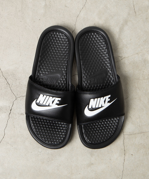 NIKE（ナイキ）の「WEGO/NIKE ベナッシJDI（サンダル・レディース・ブラック/グリーン系その他/ホワイト/ゴールド・MEDIUM/SMALL/X-SMALL）」の16枚目の写真