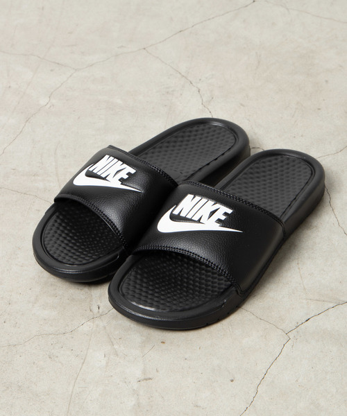 NIKE（ナイキ）の「WEGO/NIKE ベナッシJDI（サンダル・レディース・ブラック/グリーン系その他/ホワイト/ゴールド・MEDIUM/SMALL/X-SMALL）」の18枚目の写真