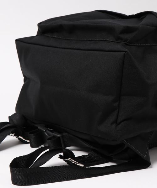 FREDRIK PACKERS(フレドリックパッカーズ)の「【FREDRIK PACKERS】500D DAY PACK(バックパック/リュック・メンズ・チャコールグレー/ブラック/ベージュ・FREE)」の4枚目の写真