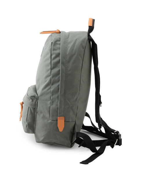 FREDRIK PACKERS(フレドリックパッカーズ)の「【FREDRIK PACKERS】500D DAY PACK(バックパック/リュック・メンズ・チャコールグレー/ブラック/ベージュ・FREE)」の13枚目の写真