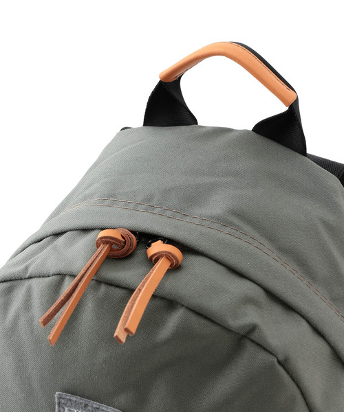FREDRIK PACKERS(フレドリックパッカーズ)の「【FREDRIK PACKERS】500D DAY PACK(バックパック/リュック・メンズ・チャコールグレー/ブラック/ベージュ・FREE)」の8枚目の写真