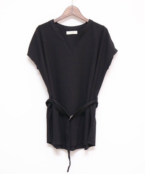 cepo(セポ)の「キーネックベルトツキTシャツ(Tシャツ/カットソー・レディース・ブラック/オフホワイト/ピンク/ベージュ・M)」の2枚目の写真