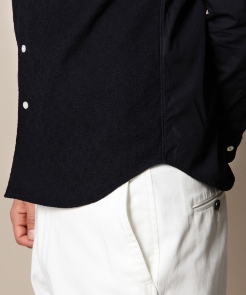 BEAUTY&YOUTH UNITED ARROWS（ビューティーアンドユースユナイテッドアローズ）の「BY レース レイヤード レギュラー カラーシャツ◆（シャツ/ブラウス・メンズ・オフホワイト/ネイビー・X-LARGE/LARGE/SMALL/MEDIUM/X-SMALL）」の5枚目の写真