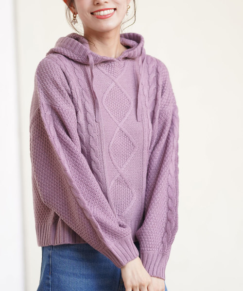 rps（アールピーエス）の「ケーブル編みニットパーカー（ニット/セーター・レディース・ベージュ/ネイビー/アイボリー/ラベンダー・M）」の4枚目の写真