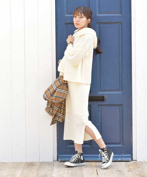 rps（アールピーエス）の「ケーブル編みニットパーカー（ニット/セーター・レディース・ベージュ/ネイビー/アイボリー/ラベンダー・M）」の22枚目の写真