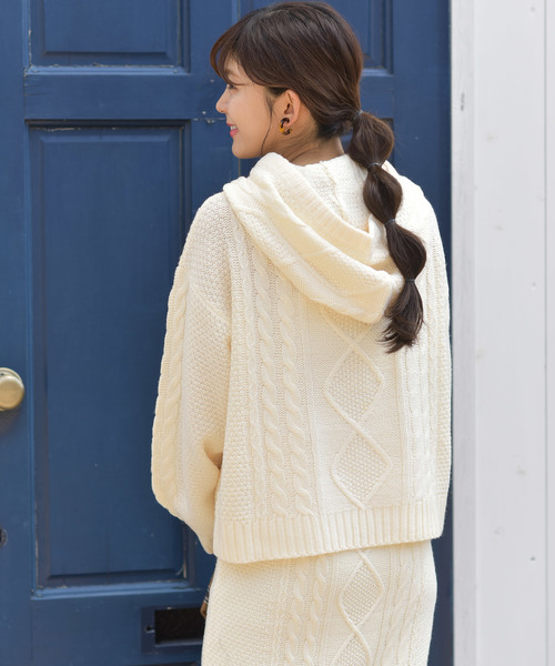 rps（アールピーエス）の「ケーブル編みニットパーカー（ニット/セーター・レディース・ベージュ/ネイビー/アイボリー/ラベンダー・M）」の21枚目の写真