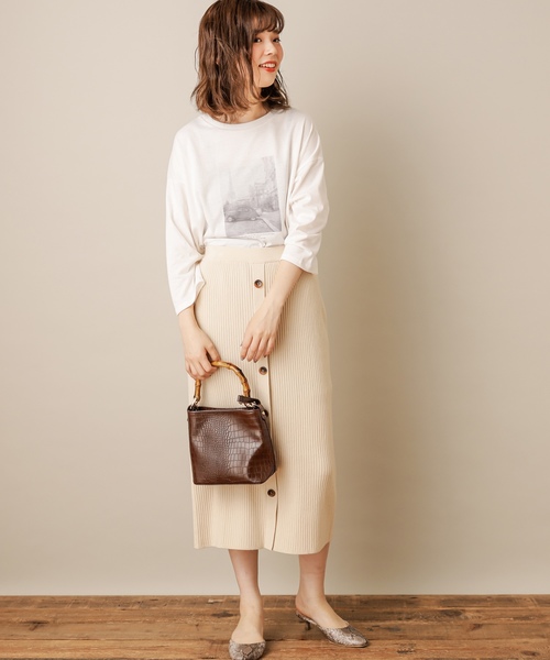 natural couture(ナチュラルクチュール)の「モノクロームフォトTシャツ(Tシャツ/カットソー・レディース・ベージュ/スミクロ/オフホワイト・FREE)」の17枚目の写真