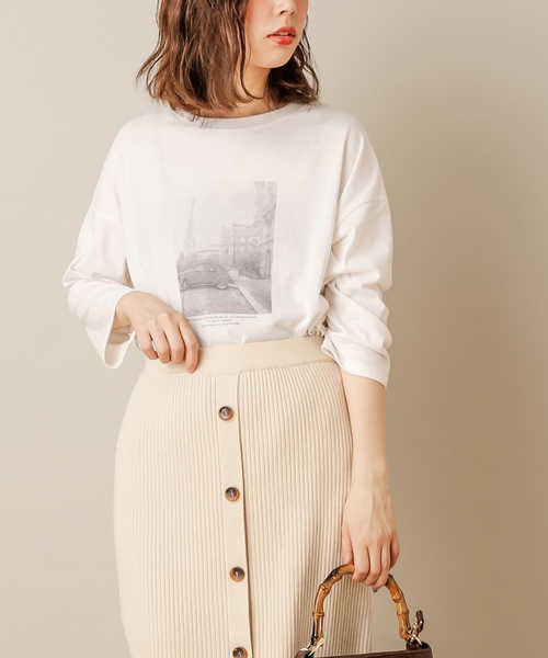natural couture(ナチュラルクチュール)の「モノクロームフォトTシャツ(Tシャツ/カットソー・レディース・ベージュ/スミクロ/オフホワイト・FREE)」の8枚目の写真