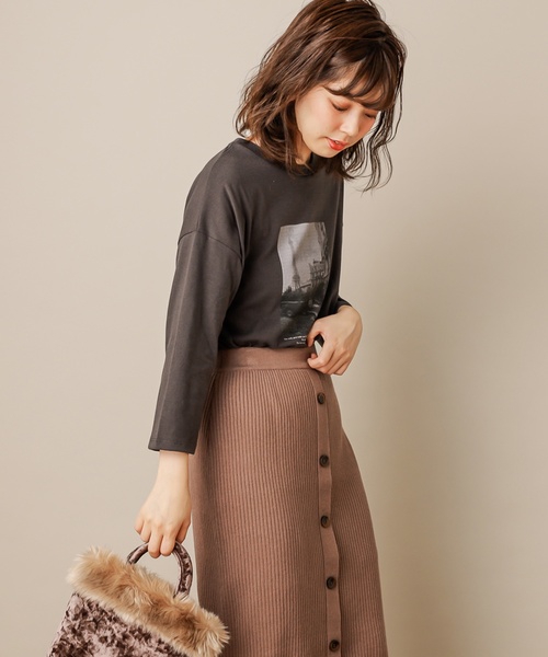 natural couture(ナチュラルクチュール)の「モノクロームフォトTシャツ(Tシャツ/カットソー・レディース・ベージュ/スミクロ/オフホワイト・FREE)」の6枚目の写真