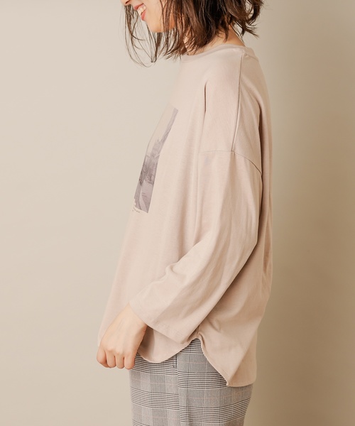 natural couture(ナチュラルクチュール)の「モノクロームフォトTシャツ(Tシャツ/カットソー・レディース・ベージュ/スミクロ/オフホワイト・FREE)」の9枚目の写真