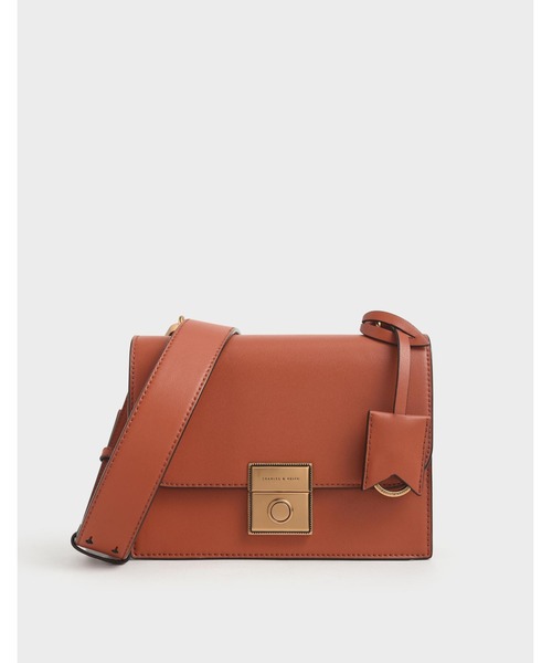 ★CHARLES&KEITH★llic Push-Lock Crossbody Bag/送料込 CHARLES & KEITH（チャールズ & キース）の「Classic Push-Lock